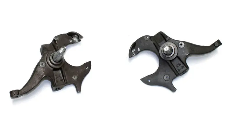 Maxtrac 82-04 Chevrolet S10 2Wd 2In Front Lowering Spindles 1