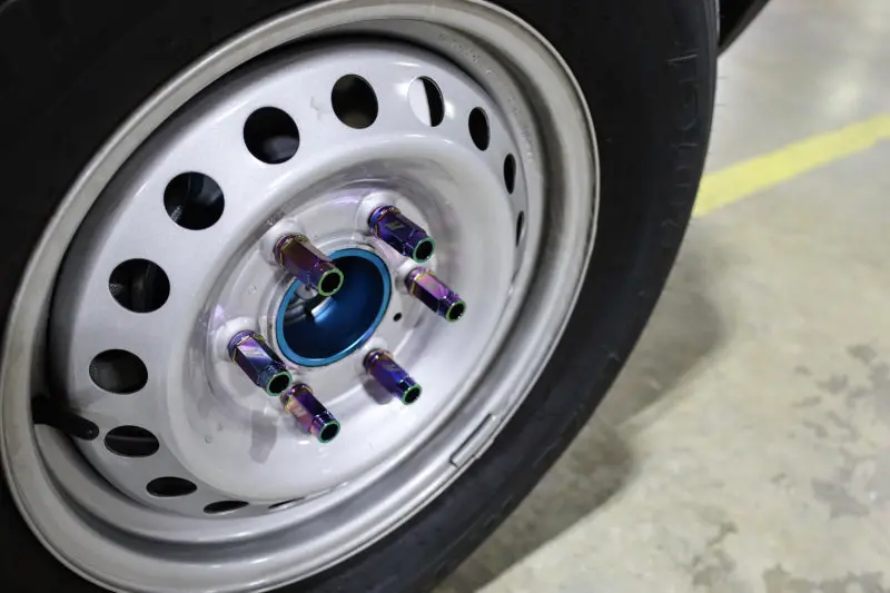 Mishimoto Aluminum Locking Lug Nuts M12x1.5 27Pc Set Neo Chrome 2
