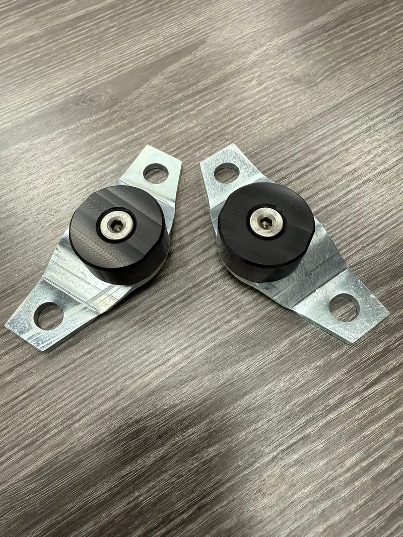 Tre5 Customs Tailgate Trunion Kit - 67-72 C10 1