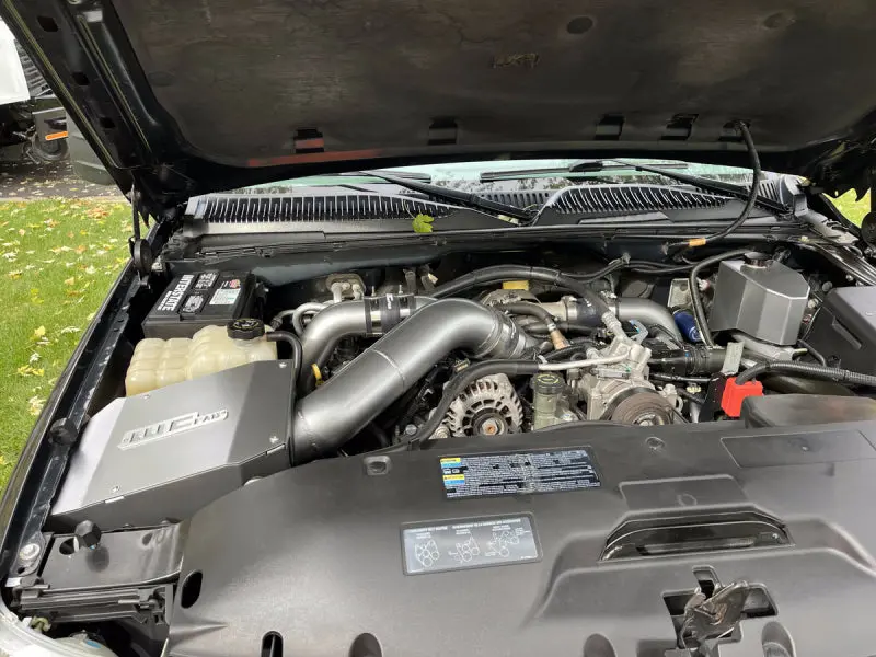 Wehrli 2001-2004 Lb7 Duramax 4In Intake Kit With Air Box- Gloss Black 2