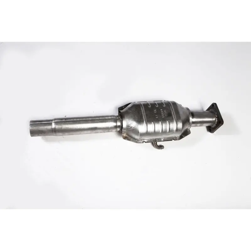 Omix Catalytic Converter 84-90 Cherokee And Wrangler 1